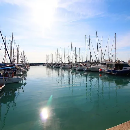 Global Properties, Con Buenas Vistas En Canet Playa *